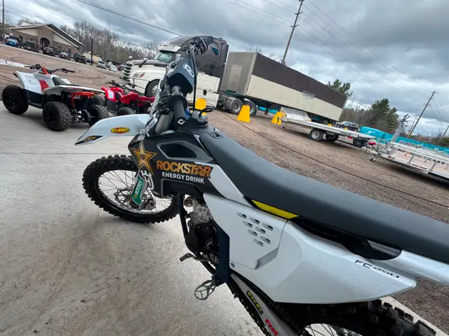 2023 HUSQVARNA CF 250 ELEC START in Touring in Pembroke - Image 4