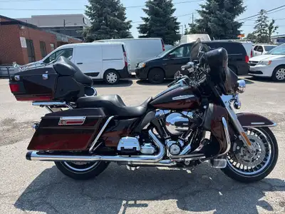 Check out this 2011 CANADIAN Harley-Davidson Electra Glide Limited 103ci with only 64,742kms. Be sur...