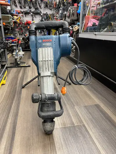 Bosch DH1020VC SDS-Max Demolition Hammer, View more