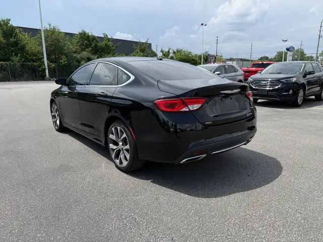 2016 Chrysler 200517607614066216963