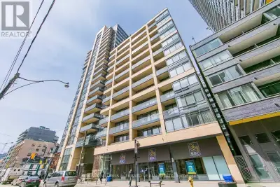 Luxury Condo In Desirable Downtown Location! 541 Sq Ft As Per Builder! 9 Ft Ceiling, Fabulous Amenit...