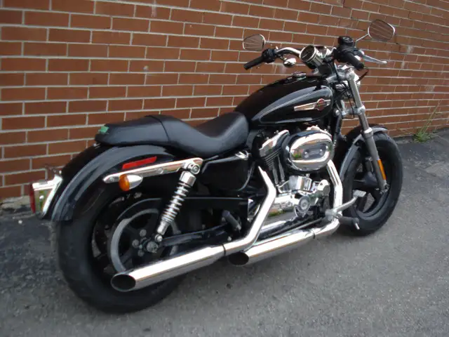 2011 XL1200C Custom in Street, Cruisers & Choppers in City of Toronto - Image 3