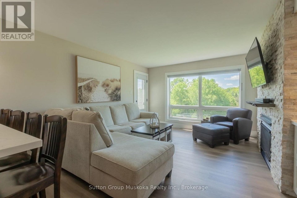 54 - 305 DEERHURST, SUMMIT LODGE DRIVE Huntsville (Chaffey), Ont 5