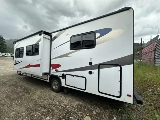 2023 Forest River Forester 2851 LE in RVs & Motorhomes in Nelson - Image 5