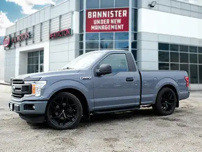 The 2020 Ford F-150 XL in a sophisticated gray finish with a robust 4x4 drivetrain offers exceptiona...