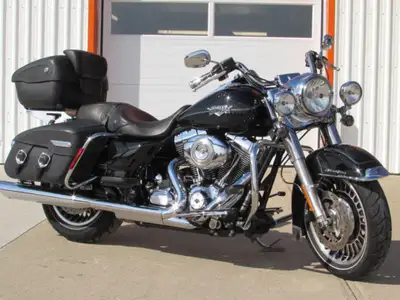 ONLY 22,600 KM - Full Stage 1 Exhaust 2012 Road King Classic - 103 Motor, ABS Brakes, Electronic cru...