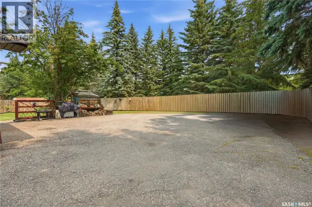 4 Pine STREET Katepwa Beach, Saskatchewan in Houses for Sale in Regina - Image 31