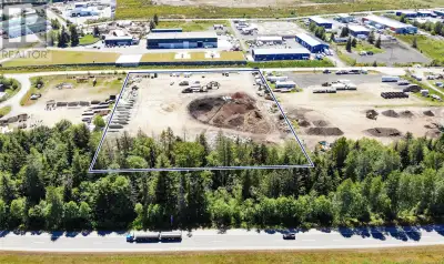 This prime industrial land offers a strategic location in a high exposure industrial hub with easy h...