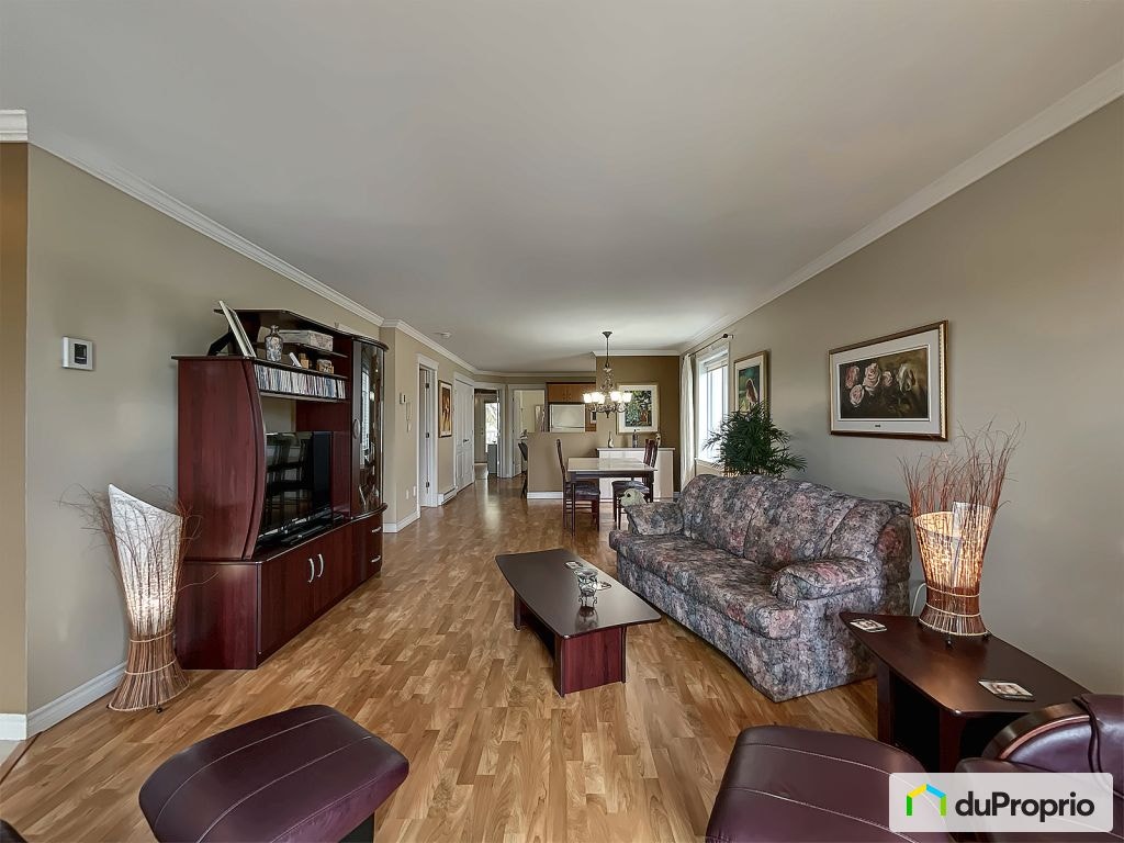 $299,000 - Condominium for sale in Sherbrooke (Jacques-Cartier) — photo 1