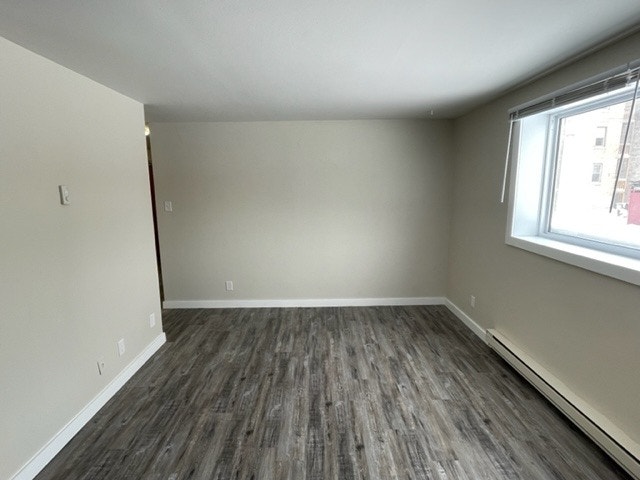701 Wellington Ave - 1 BR - available NOW! 3
