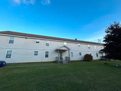 2 Bedroom apt for rent- 11 Victory for 1350/month. H&L Included!