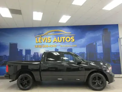 RAM 1500 CLASSIC 2022 EXPRESS NIGHT EDITION V6 3.6 LITRES CREW-CAB BOITE 5.7 PIEDS 4X4 TOUT ÉQUIPÉ /...