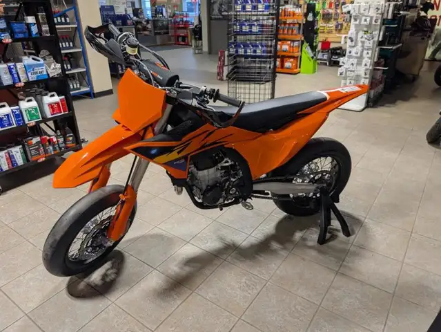 2026 KTM SMR 450 in Dirt Bikes & Motocross in Edmonton - Image 3
