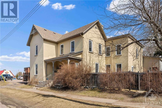 233 CATHERINE STREET Pembroke, Ontario dans Maisons à vendre  à Pembroke