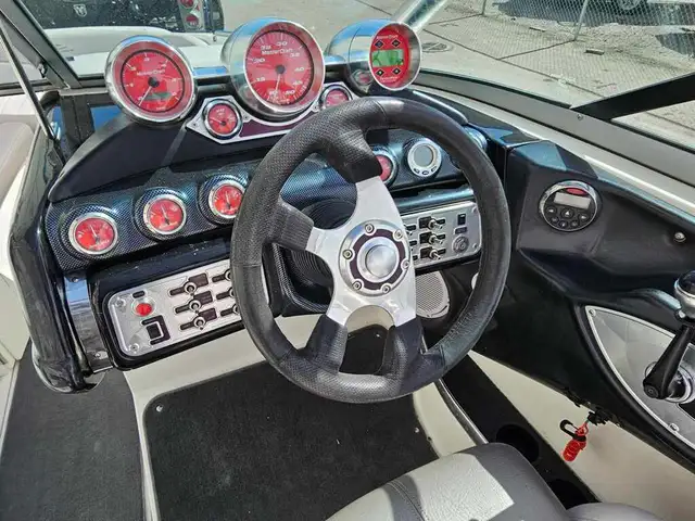 2006 Mastercraft XSTAR FINANCING AVAILABLE in Powerboats & Motorboats in Kelowna - Image 9