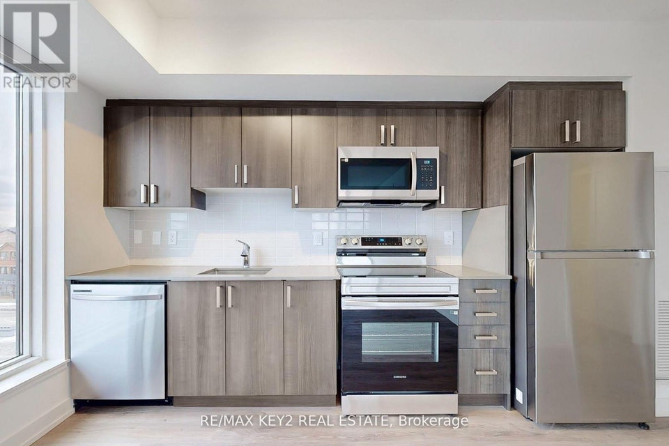 425 - 556 MARLEE AVENUE Toronto (Yorkdale-Glen Park), Ontario 3