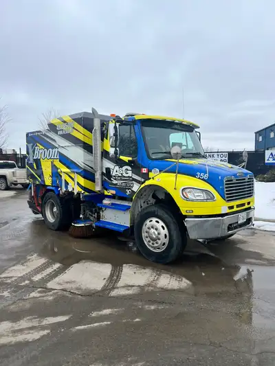 Most powerful Single Cummins L9 Engine mechanical High Dump Street or parking lot Sweeper 6 cubic ya...