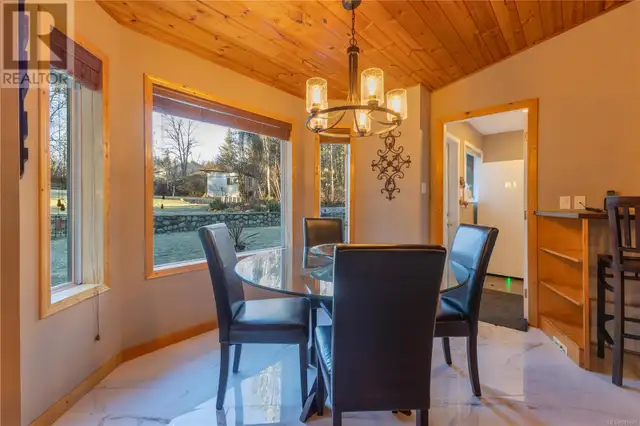 777 Salsbury Rd Courtenay, British Columbia in Houses for Sale in Comox / Courtenay / Cumberland - Image 8