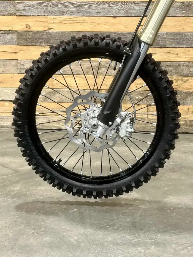 2025 STARK FUTURE VARG 1.2 MX-MOTOCROSS + NEUF 0 HR + GARANTIE 2 in Dirt Bikes & Motocross in Laval / North Shore - Image 21