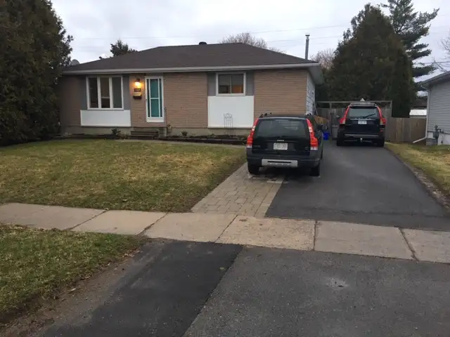 1-1317 Waverley Cres (Upper Unit)- ALL INCLUSIVE 3 BED, 1 BATH -