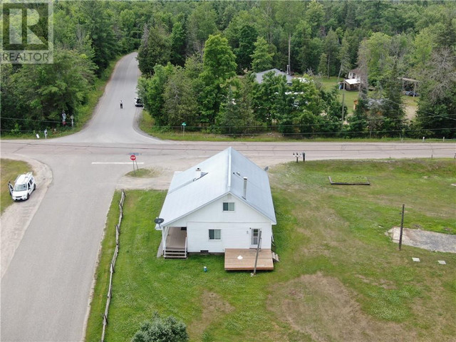 11878 LANARK ROAD Calabogie, Ontario in Houses for Sale in Renfrew - Image 4