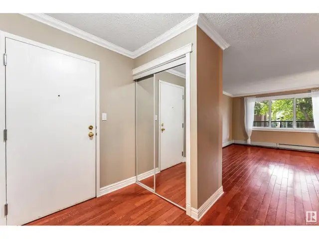 #201 10003 87 AV NW Edmonton, Alberta62863799628801123