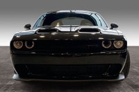 6.2 L 8 Cyl Engine Vehicle Options: Leather Interior, Sunroof, Apple Or Android Auto, Apple Or Andro... (image 2)