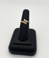 10K Yellow Gold Three Stone 2.15GM Diamond Ring $115