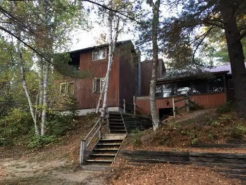 Lovely three bedroom cottage for rent near Algonquin Park in Ontario in Canada - Image 2