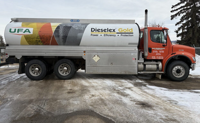 Freightliner Business Class M2 Tandem Bulk Fuel Truck Mercedes Engine Easton 18 speed transmission D...