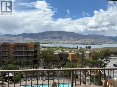 1/4 share (A) rotation ownership of a Lakeview , 1 bdrm, top floor suite with King bed located in th...
