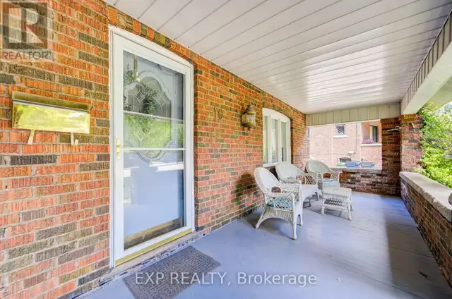 10 King Street Crescent Toronto (Weston), Ontario, photo 4 of 4
