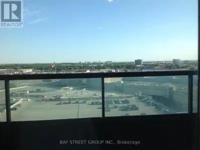 Students Are Welcome. Luxury Living At Monarch's Equinox. Sun-Filled Approx. 550Sqft,Unobstructed No...