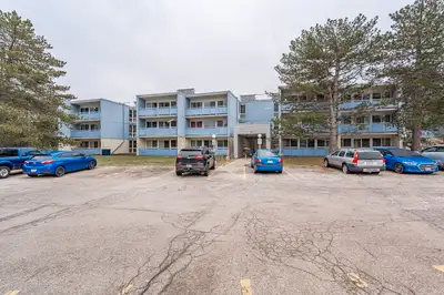311-105 Conroy Crescent - 311-105 Conroy Crescent Apartment for