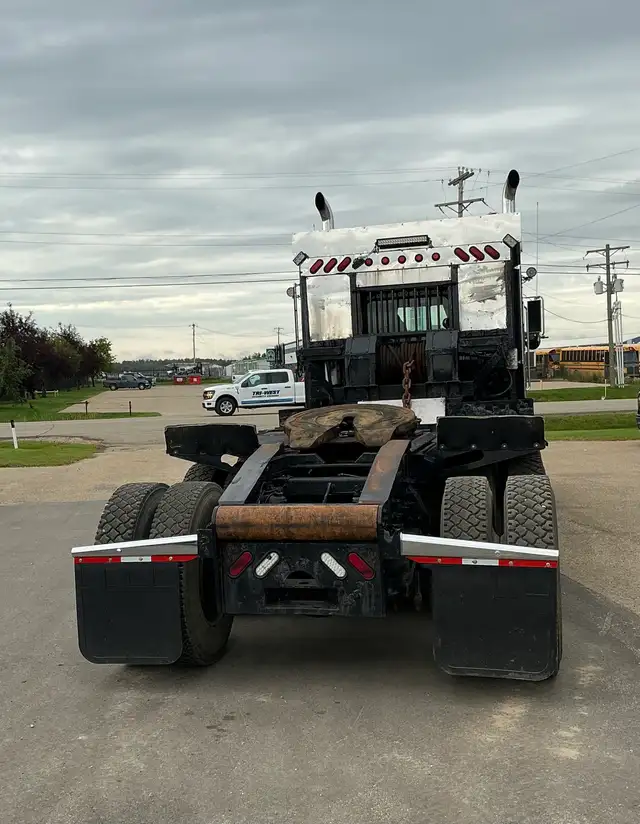 2012 PETERBILT 367 Winch Truck in Heavy Equipment in St. Albert - Image 5