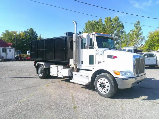 2019 Peterbilt 337 in Heavy Trucks in Hamilton - Image 13