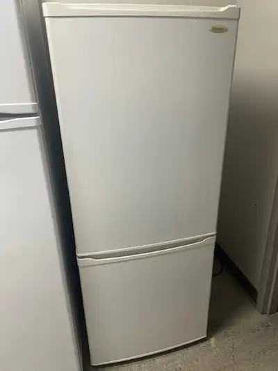 Réfrigérateur blanc 24'' congélateur au bas Danby, View more