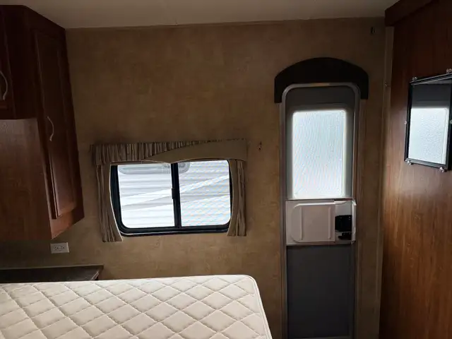2011 Jayco JAY FLIGHT 29 RLS in Travel Trailers & Campers in St. Albert - Image 32