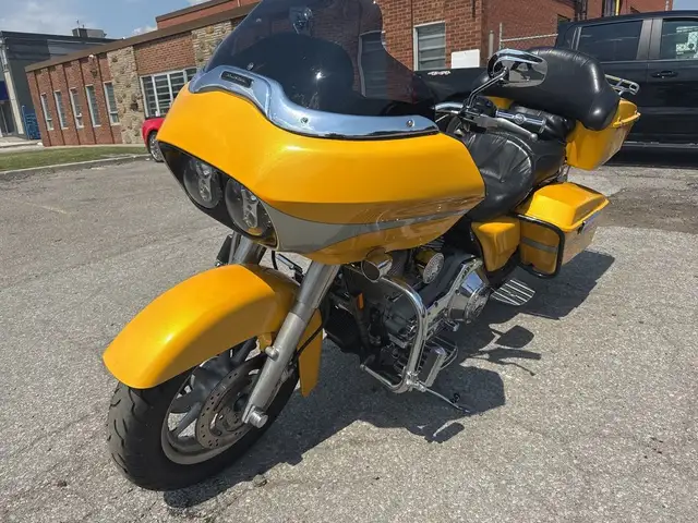 2005 Harley-Davidson Road Glide ~ ROAD GLIDE ~ 88CI ~ 2 INTO 1 ~ in Sport Touring in City of Toronto - Image 4