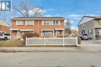 2148 TECUMSEH West Unit# UPPER Windsor, Ontario