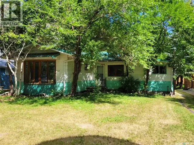 27 Elm STREET Katepwa Beach, Saskatchewan in Houses for Sale in Regina - Image 2