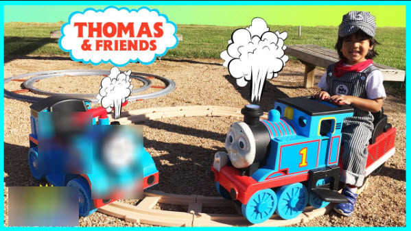 RARE*Thomas Engine Kids Ride-On Train Battery Powered with Track in Toys & Games in Calgary