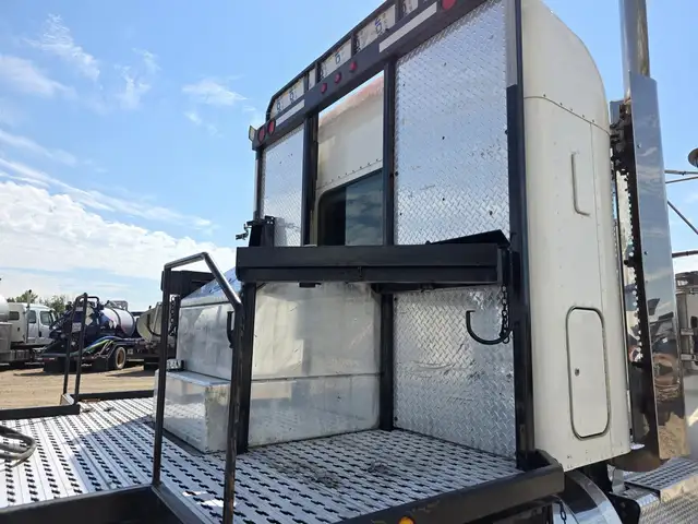 2014 KENWORTH T800 in Heavy Trucks in Saskatoon - Image 54