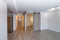 Renovated Akelius one bedroom apartment for rent. Located near Av. Barclay in the Cote-des-Neiges ne... (image 1)