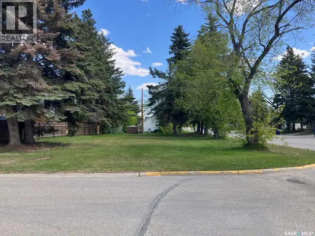 911 7th STREET W Nipawin, Saskatchewan in Land for Sale in Nipawin - Image 3