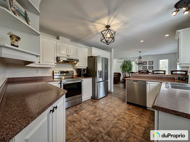 $762,000 - 2 Storey for sale in Magog — photo 1