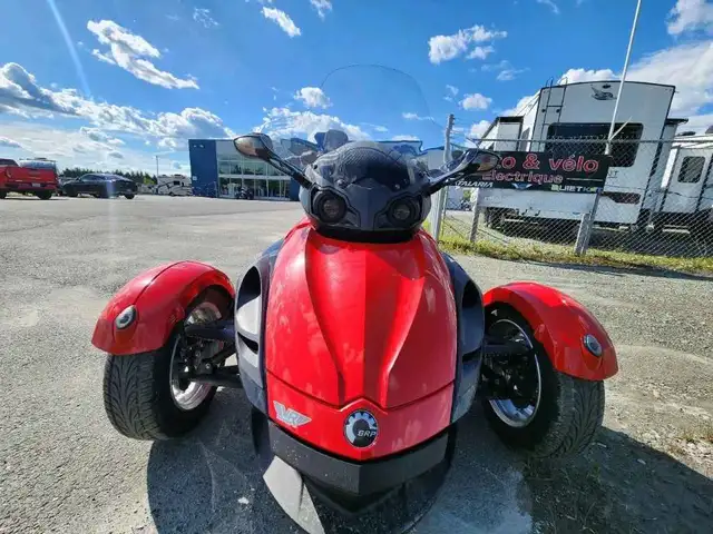 2009 CAN-AM Spyder SE 1000 in Street, Cruisers & Choppers in Thetford Mines - Image 10
