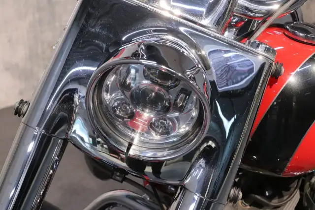 2011 Harley-Davidson CVO SOFTAIL CONVERTIBLE (FLSTSE2) in Sport Bikes in Ottawa - Image 14