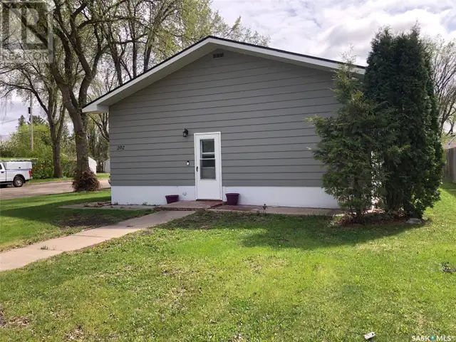 202 3rd AVENUE W Canora, Saskatchewan62863771463682124