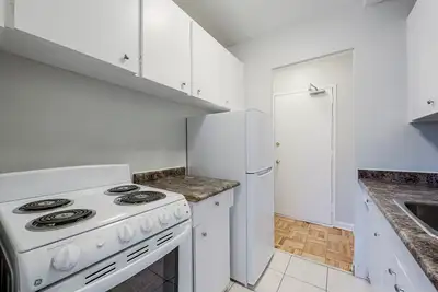 40 Raglan Avenue - Raglan Gardens Apartment for Rent